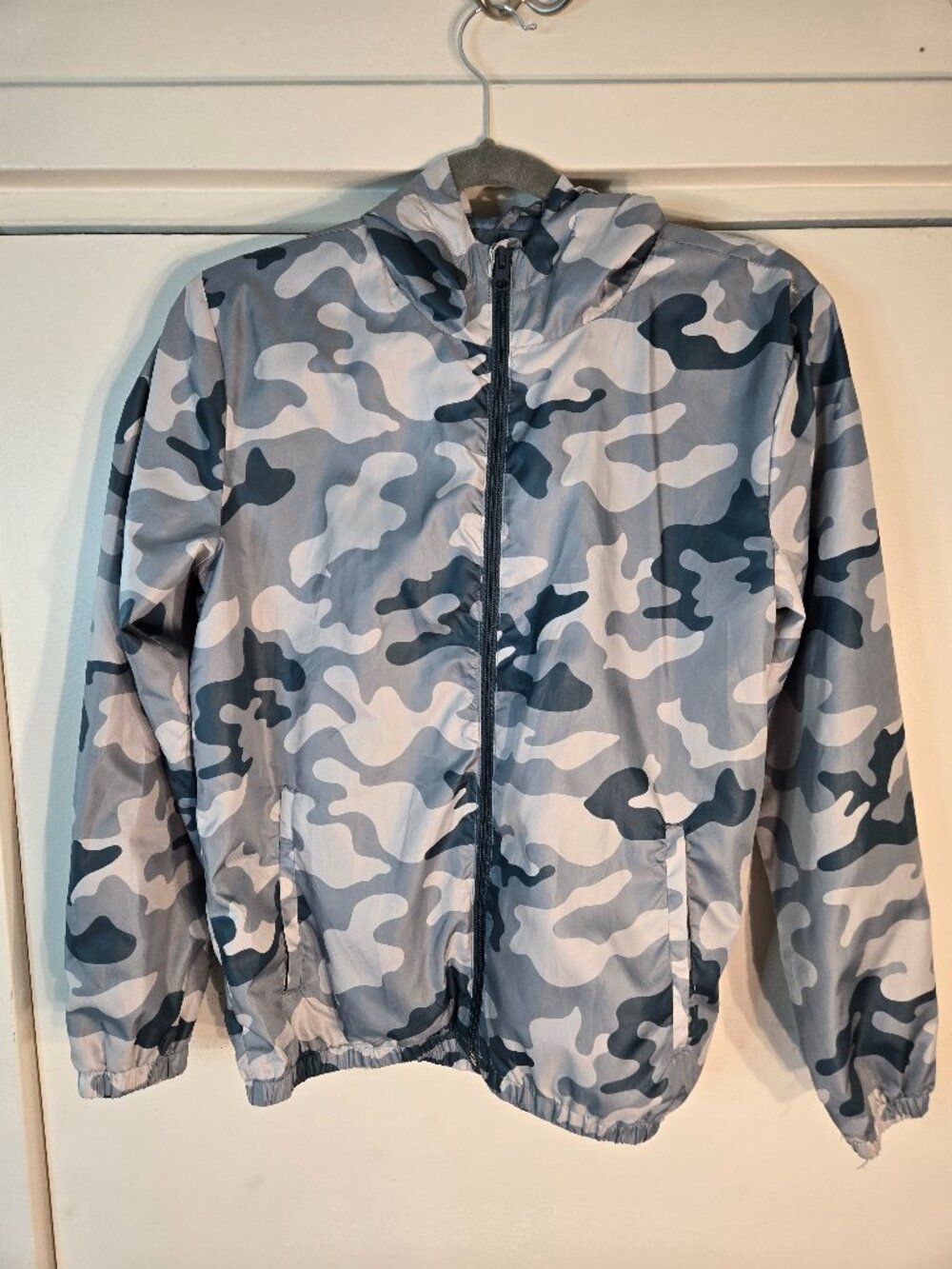 DeFacto Camouflage Windbreaker Hoodie Fits Women's Small Lightweight